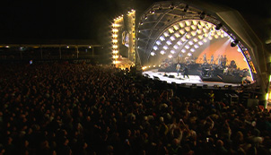 Miguel Araújo and Os Quatro e Meia live at Manuel Possolo Hippodrome