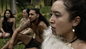 E NOHO RĀ