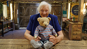 Claus the Bear, Old School Clock, Vintage Golf Clubs